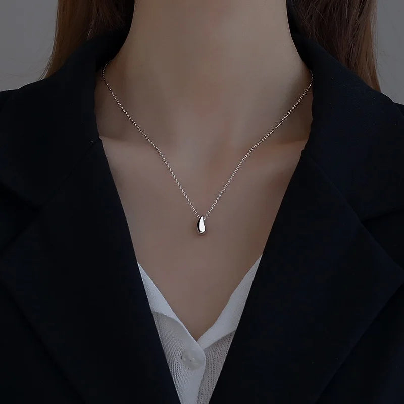 Gustavus Water Drop Pendant Necklace